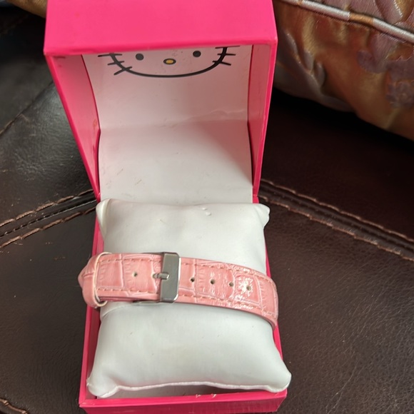 HELLO KITTY WATCH and ring - Picture 5 of 6